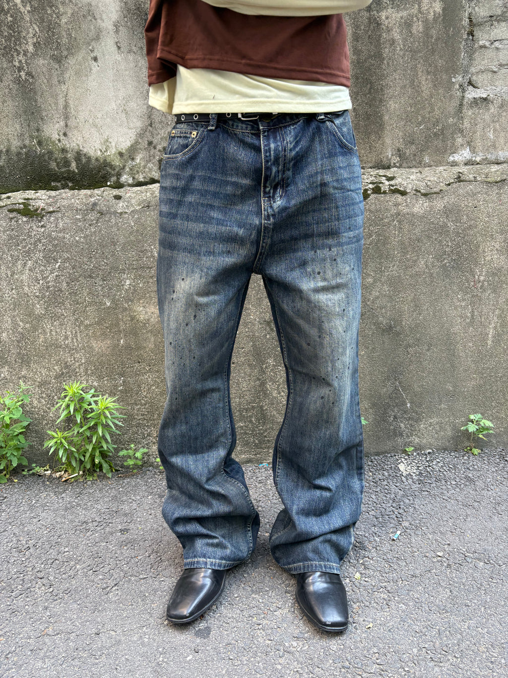 Oil-Wash Semi-Flare Jeans