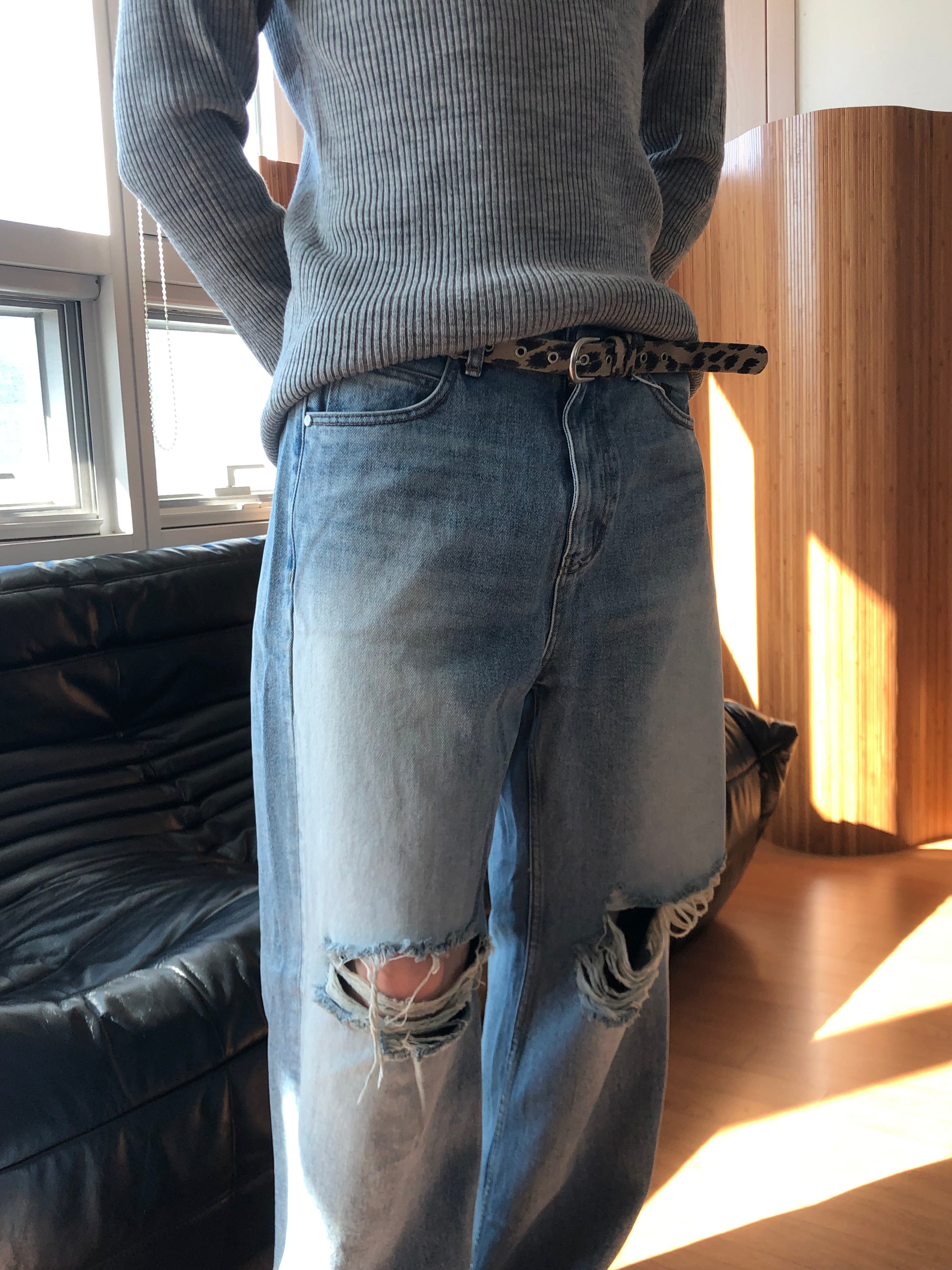 Milk‑Wash Distressed Wide Jeans