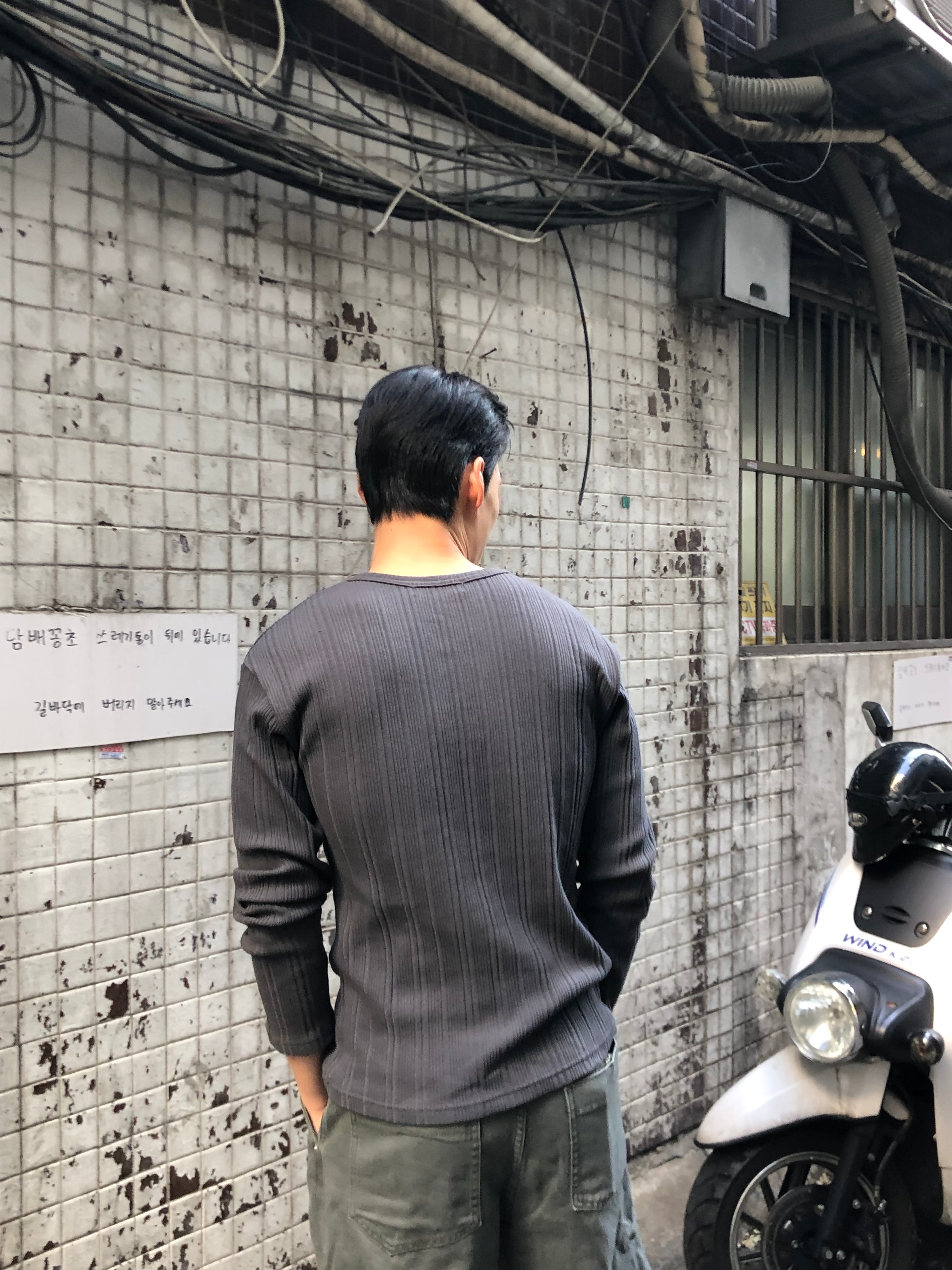 Slim Rib-Knit Henley Top(Gray)