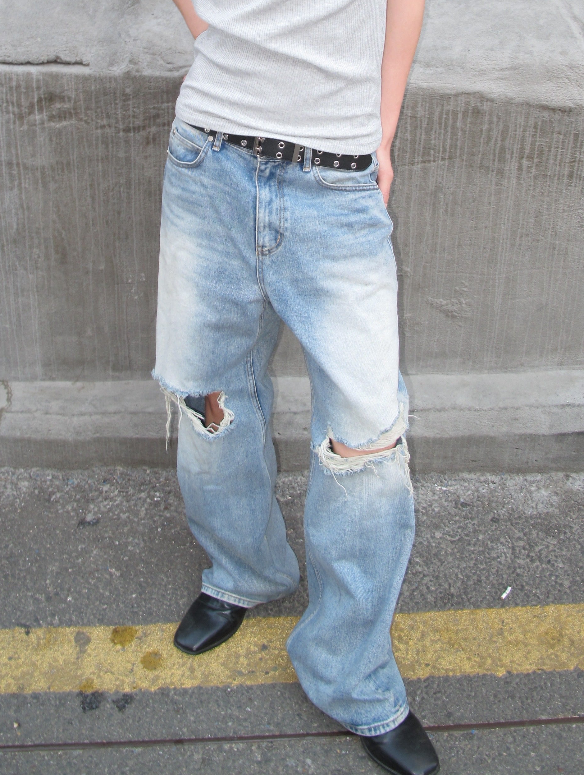 Distressed Knee-Cut Light-Wash Wide Jeans