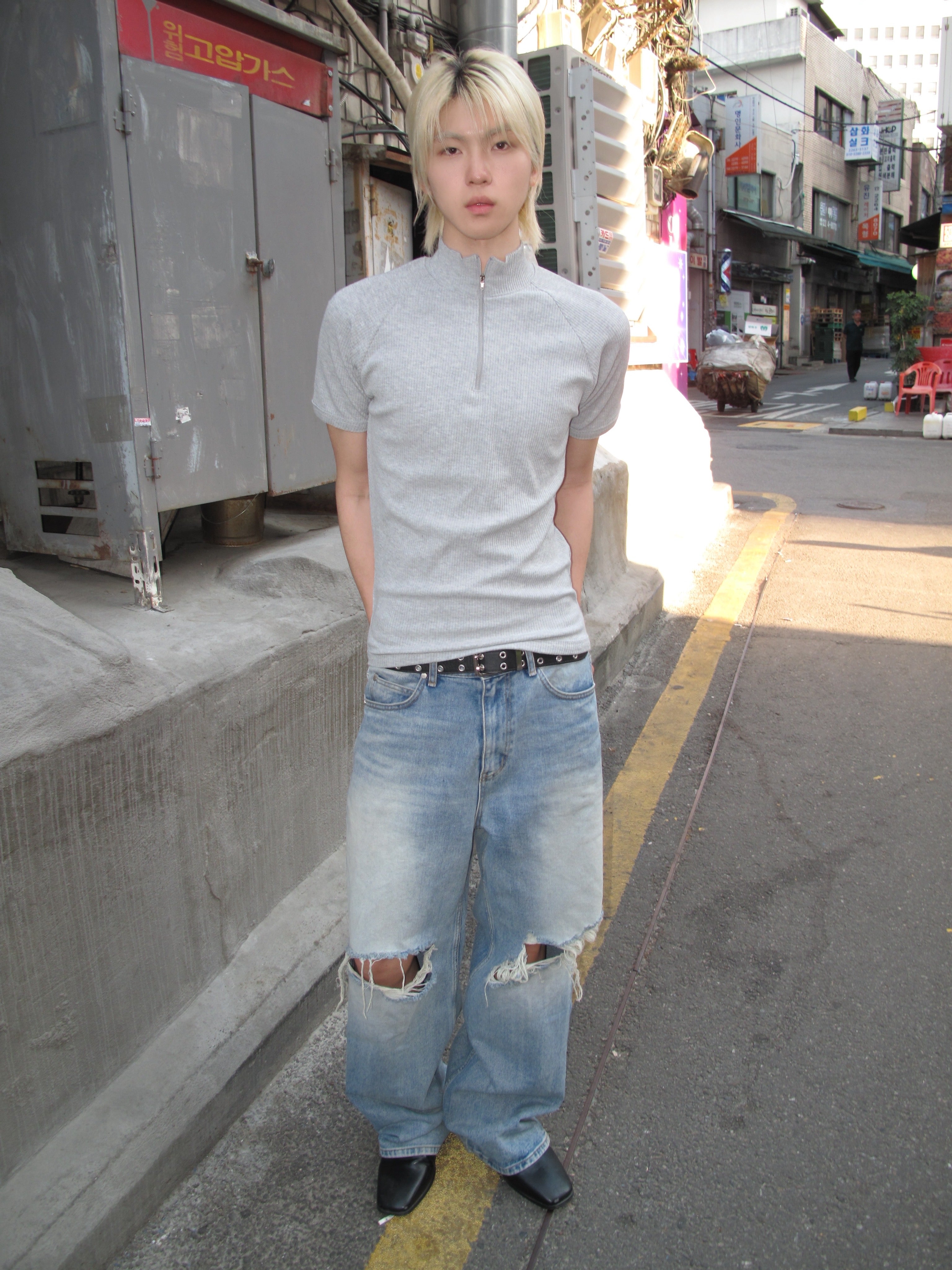 Distressed Knee-Cut Light-Wash Wide Jeans