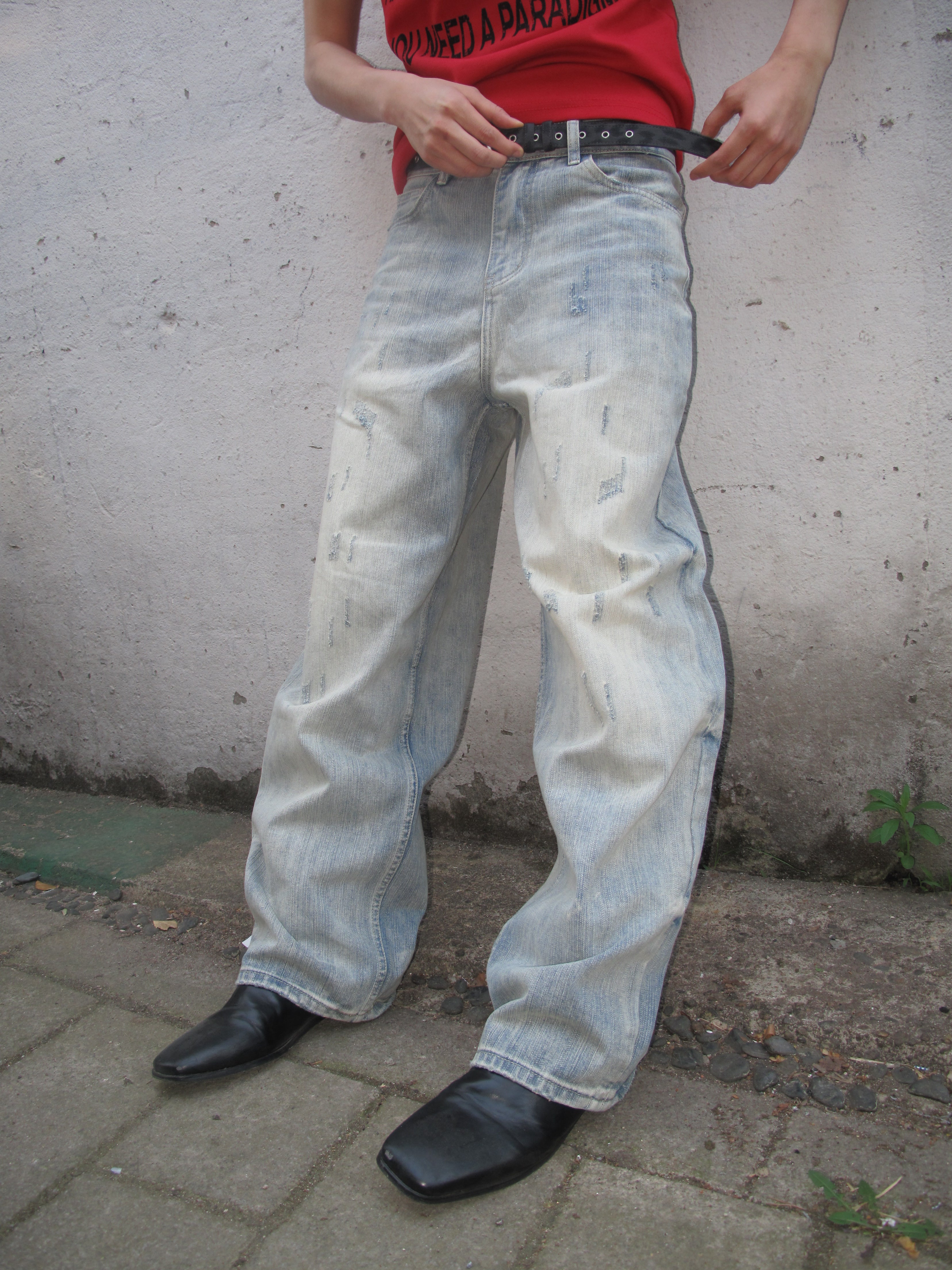 Yellow-Tint Washed Wide Jeans
