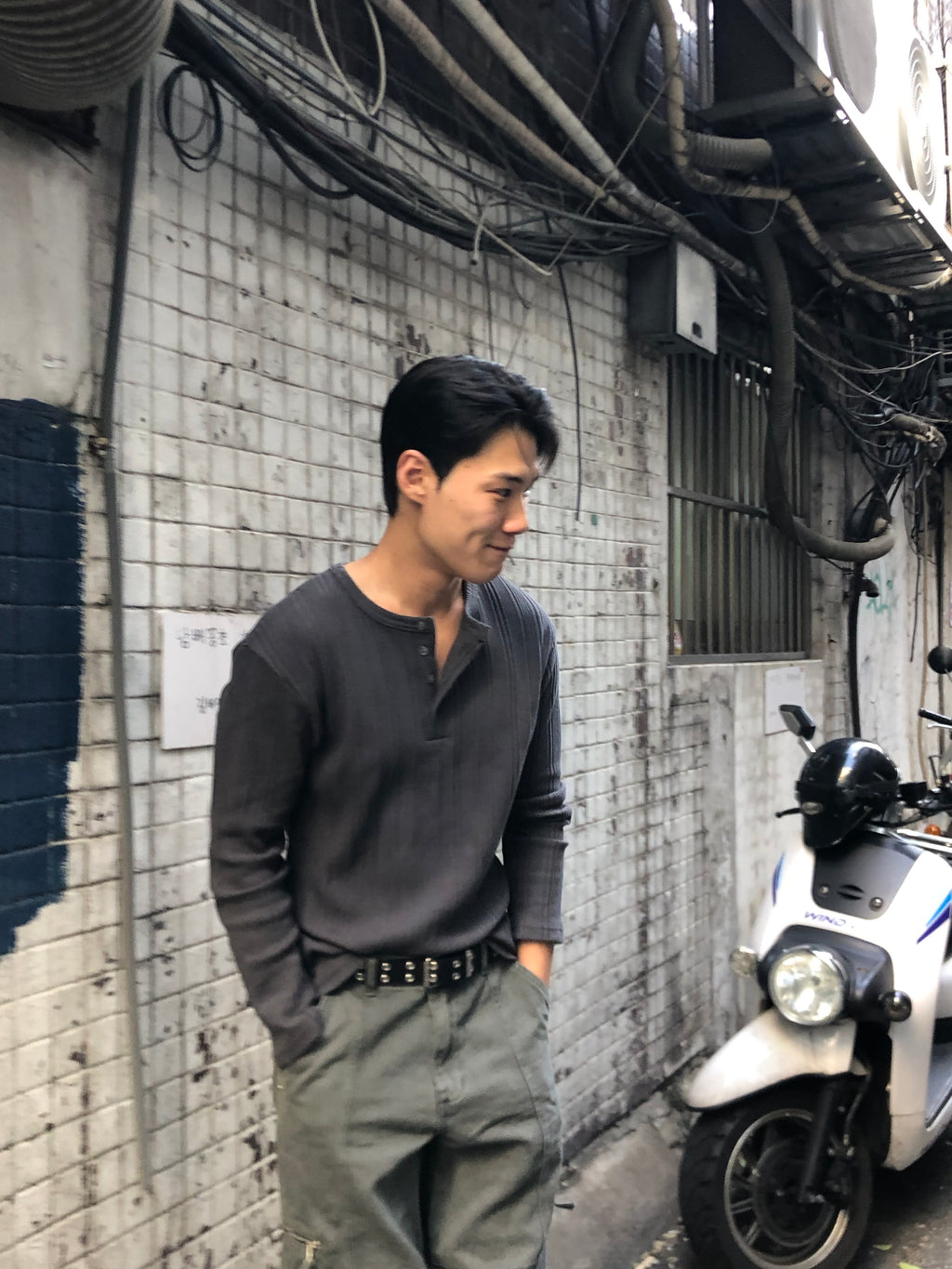 Slim Rib-Knit Henley Top(Gray)