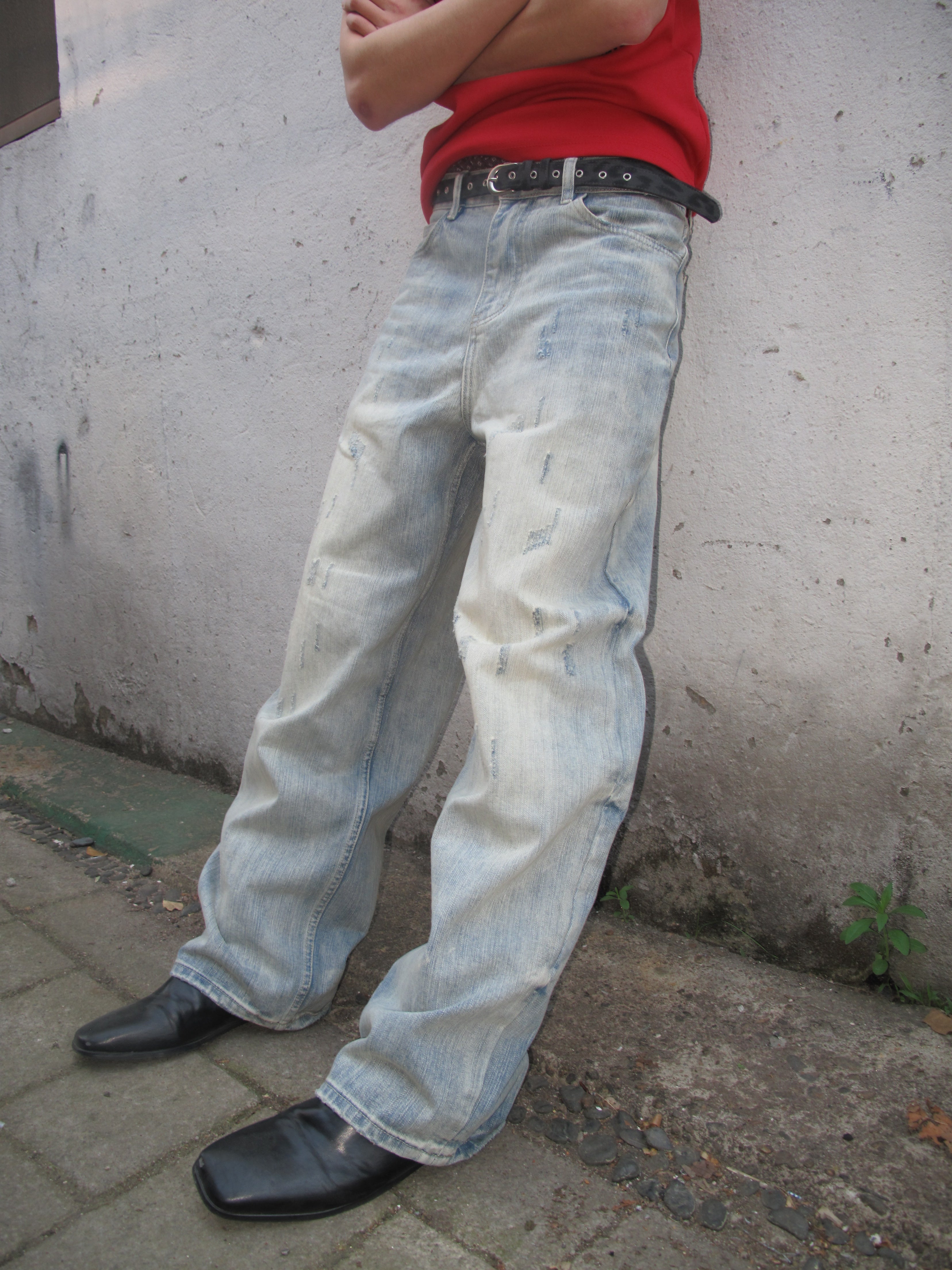 Yellow-Tint Washed Wide Jeans