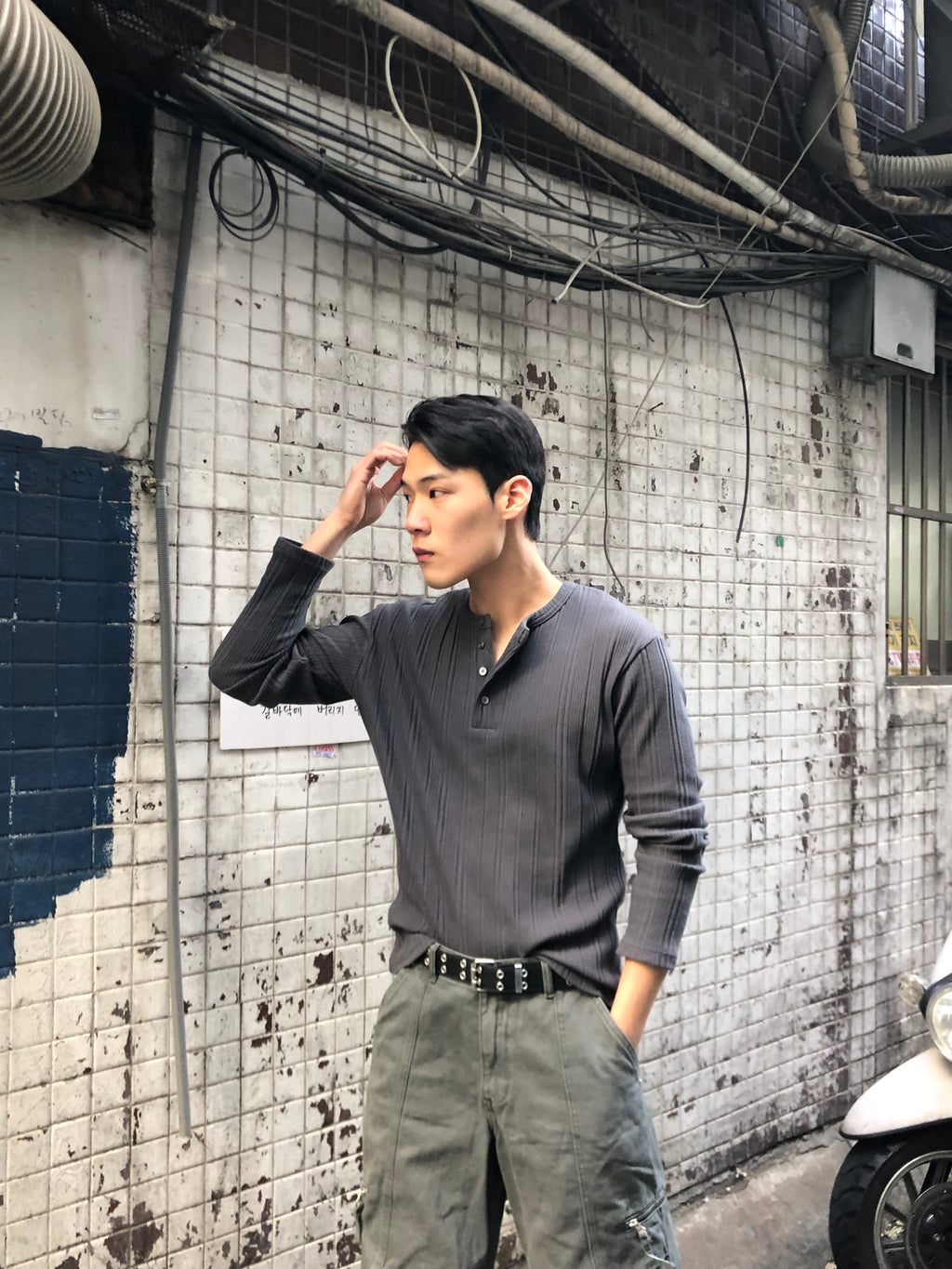 Slim Rib-Knit Henley Top(Gray)