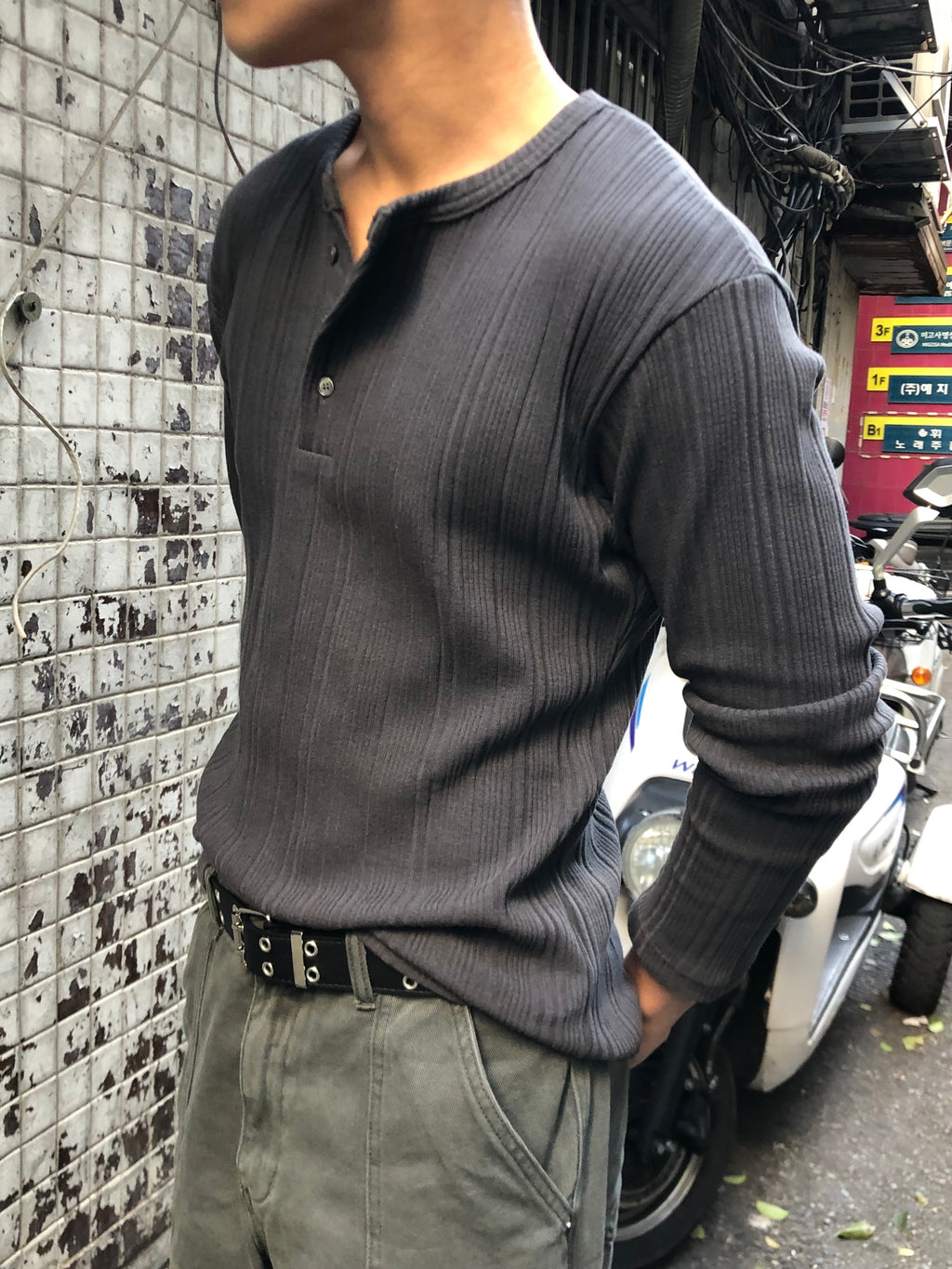 Slim Rib-Knit Henley Top(Gray)