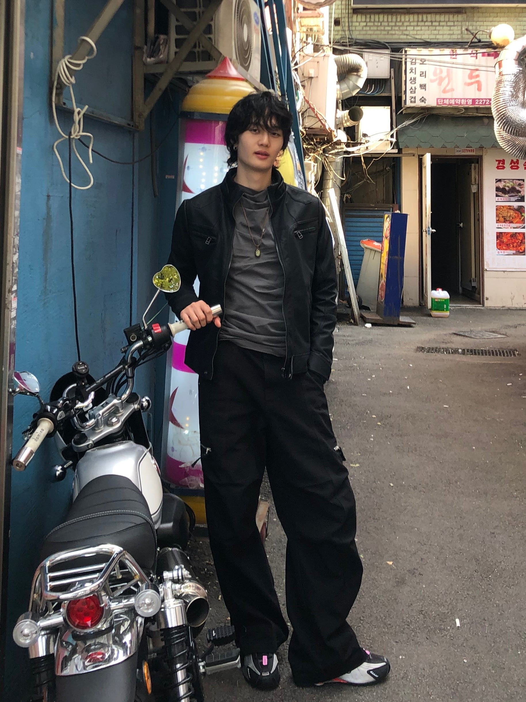 Y2k began leather biker jacket