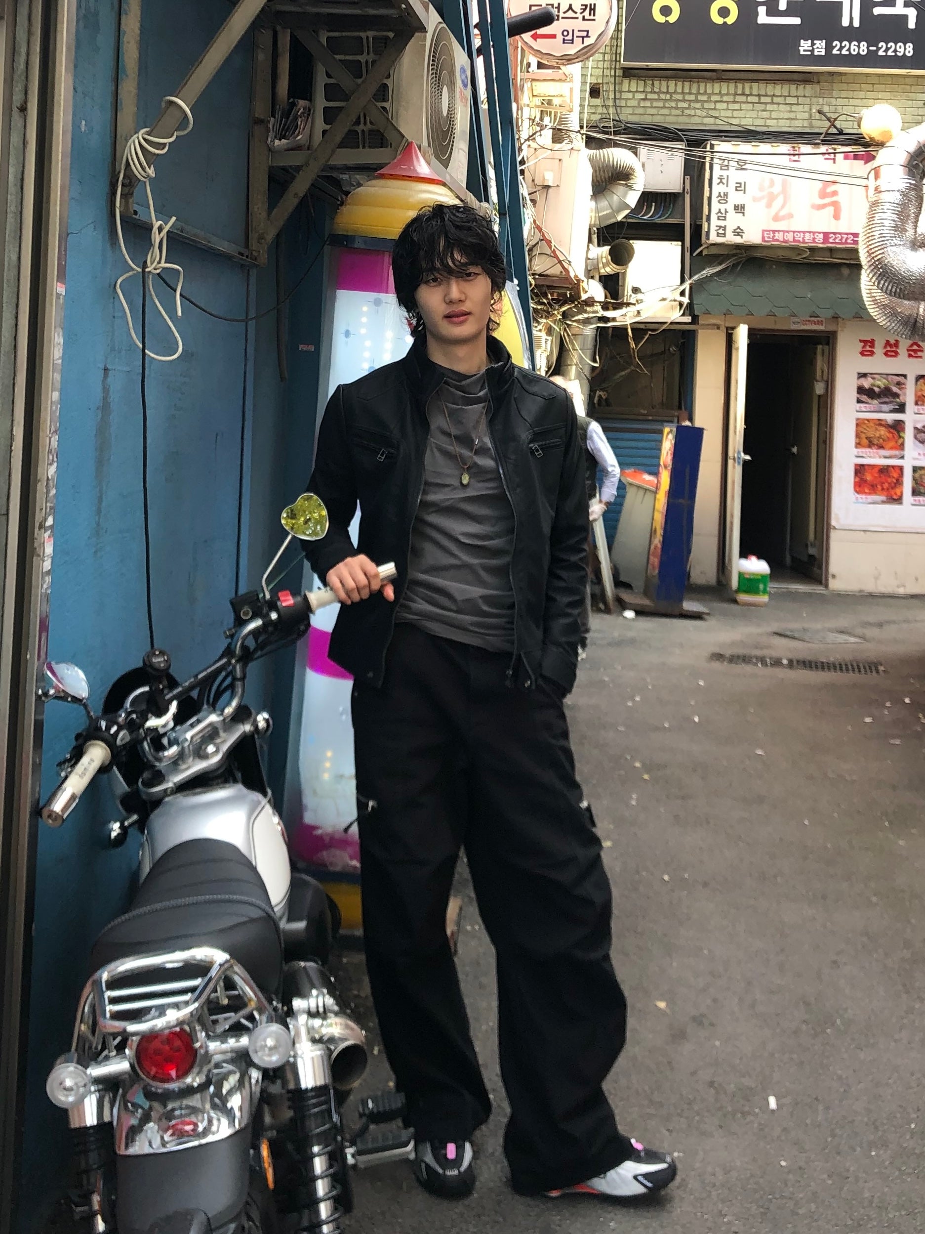 Y2k began leather biker jacket