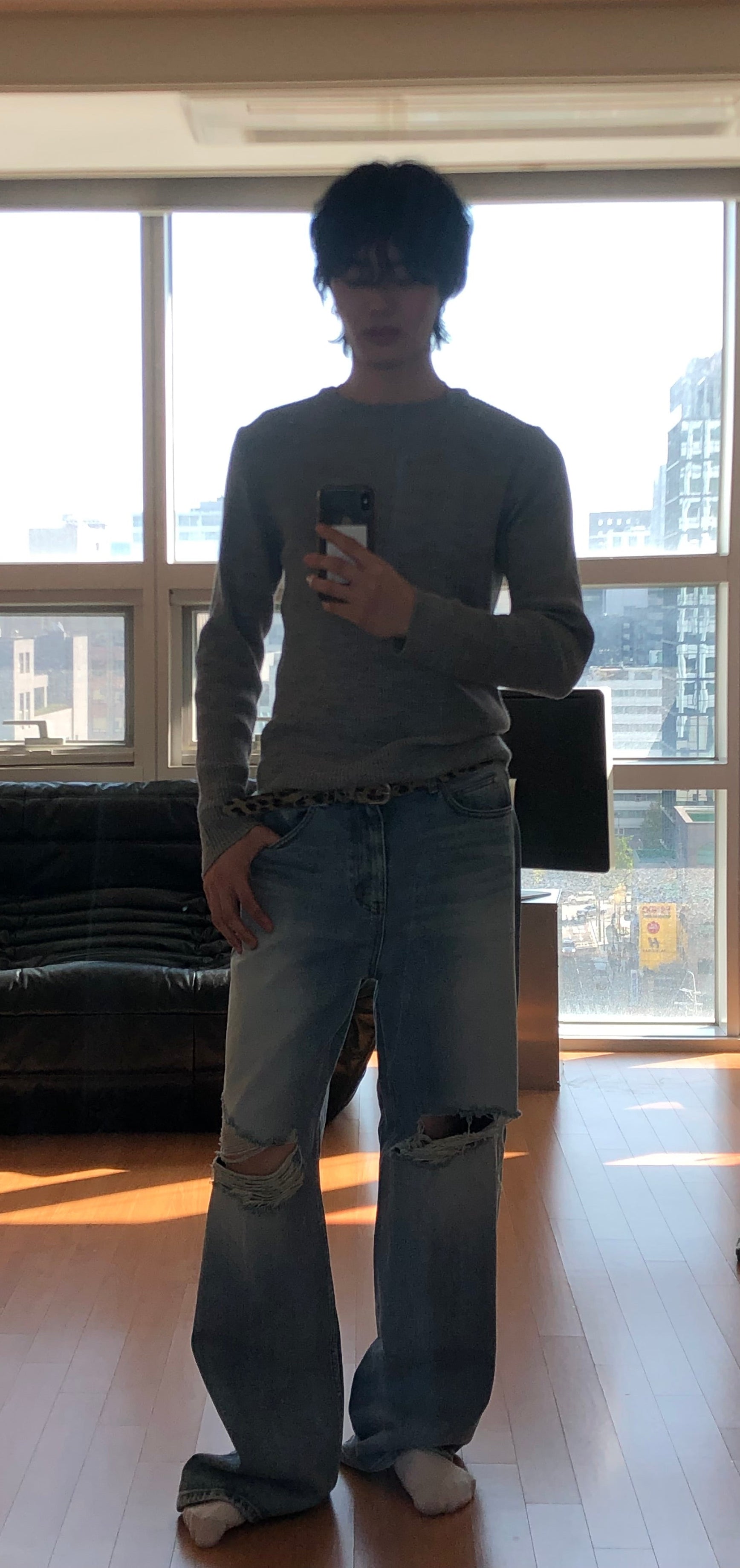 Milk‑Wash Distressed Wide Jeans