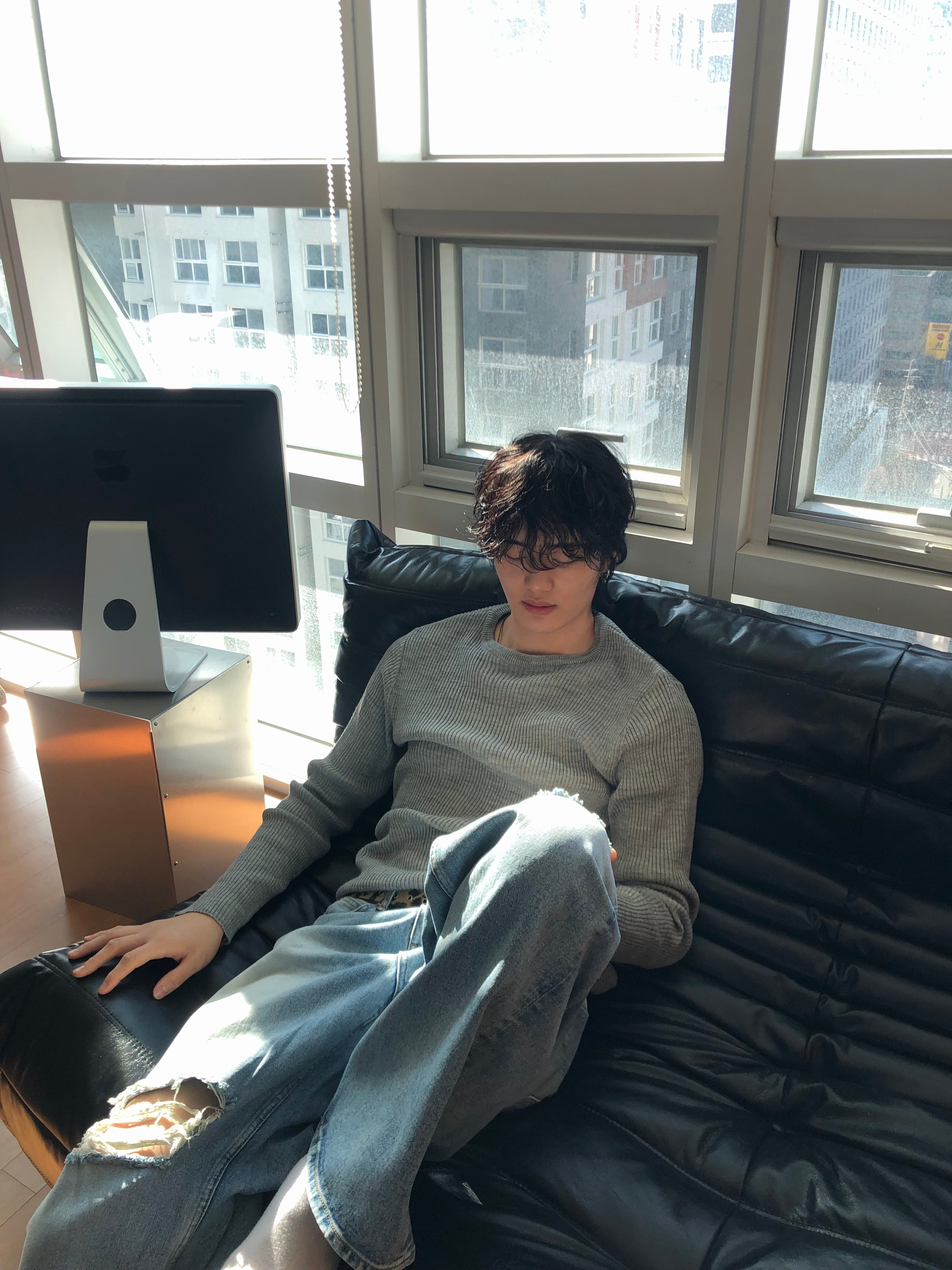 Milk‑Wash Distressed Wide Jeans