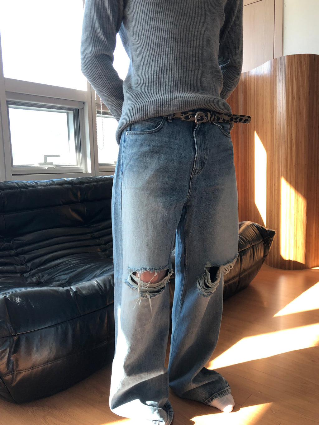 Milk‑Wash Distressed Wide Jeans