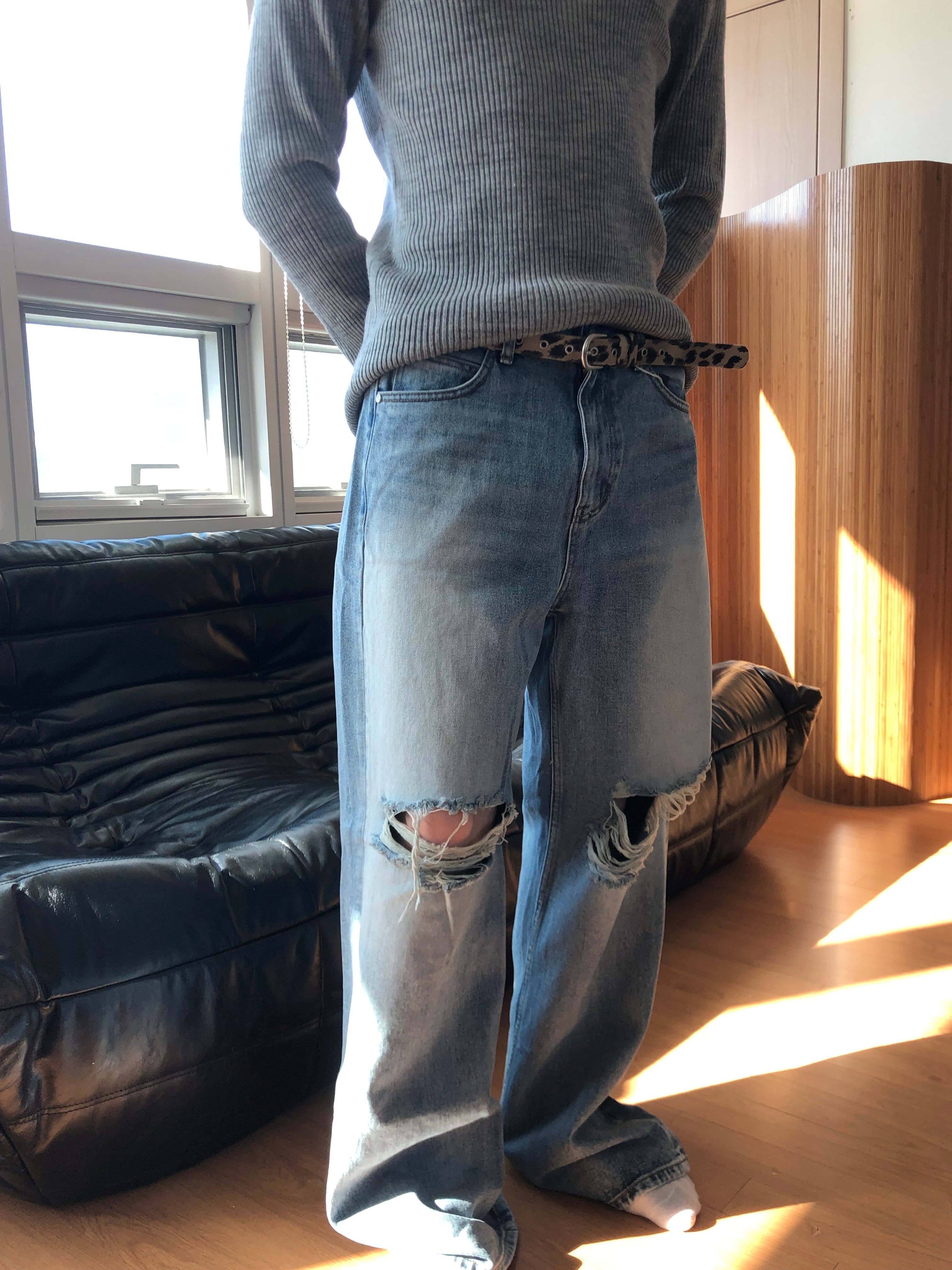 Milk‑Wash Distressed Wide Jeans