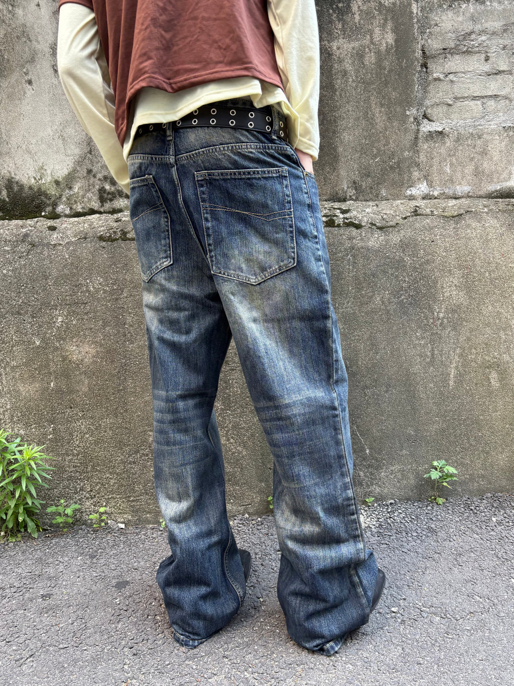 Oil-Wash Semi-Flare Jeans