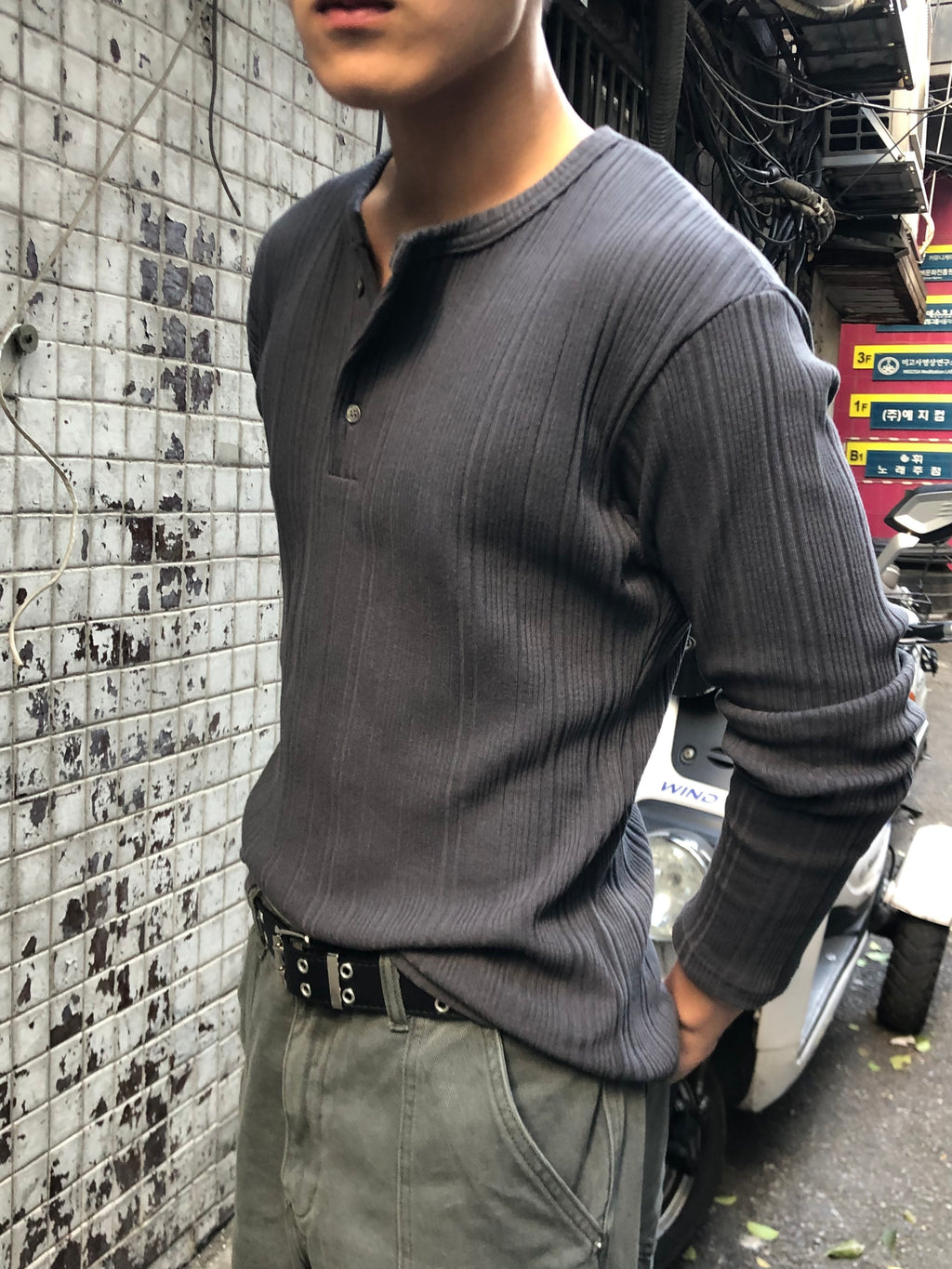 Slim Rib-Knit Henley Top(Gray)