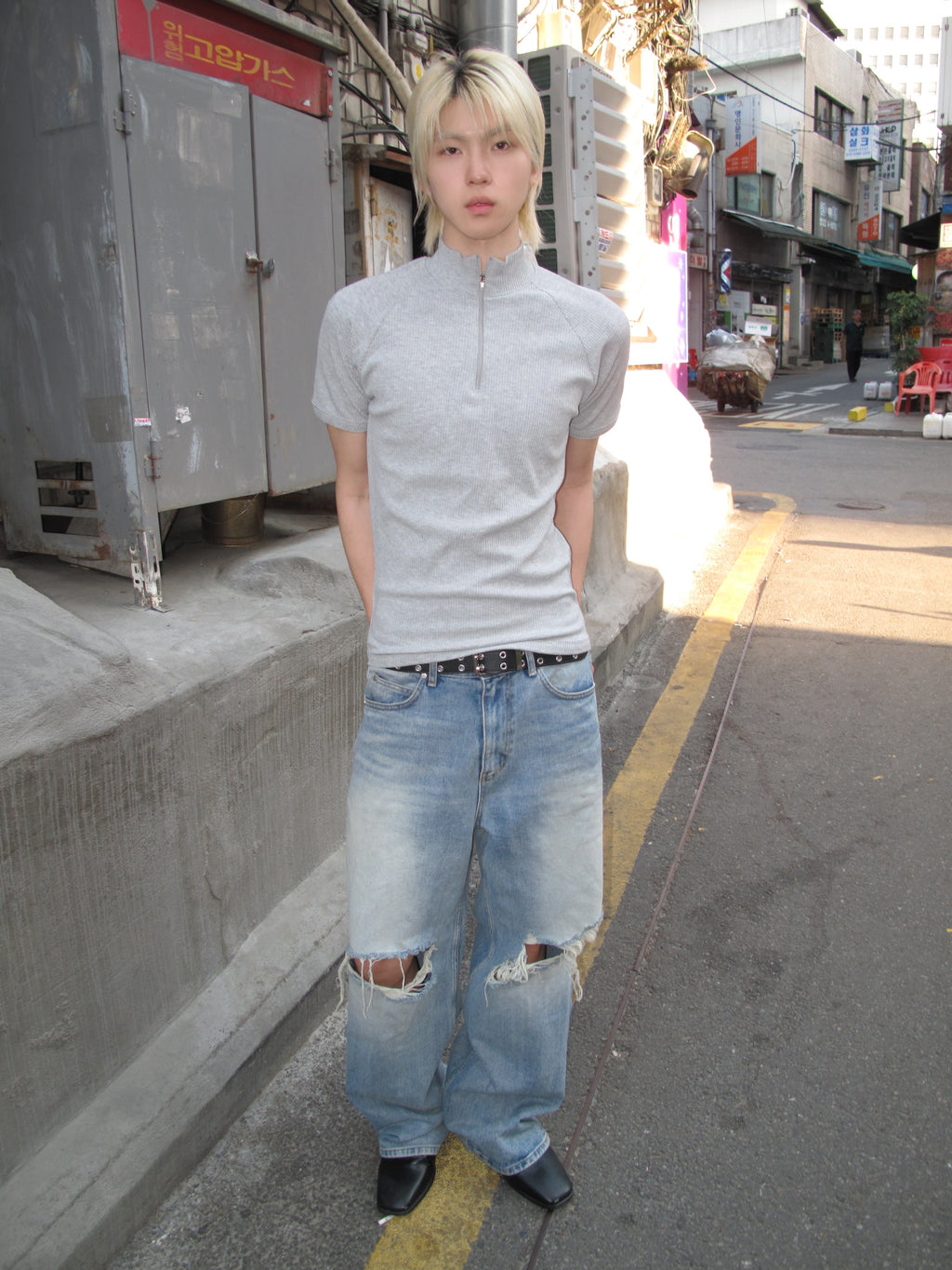 Distressed Knee-Cut Light-Wash Wide Jeans