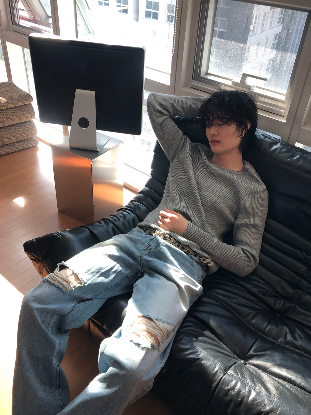 Milk‑Wash Distressed Wide Jeans