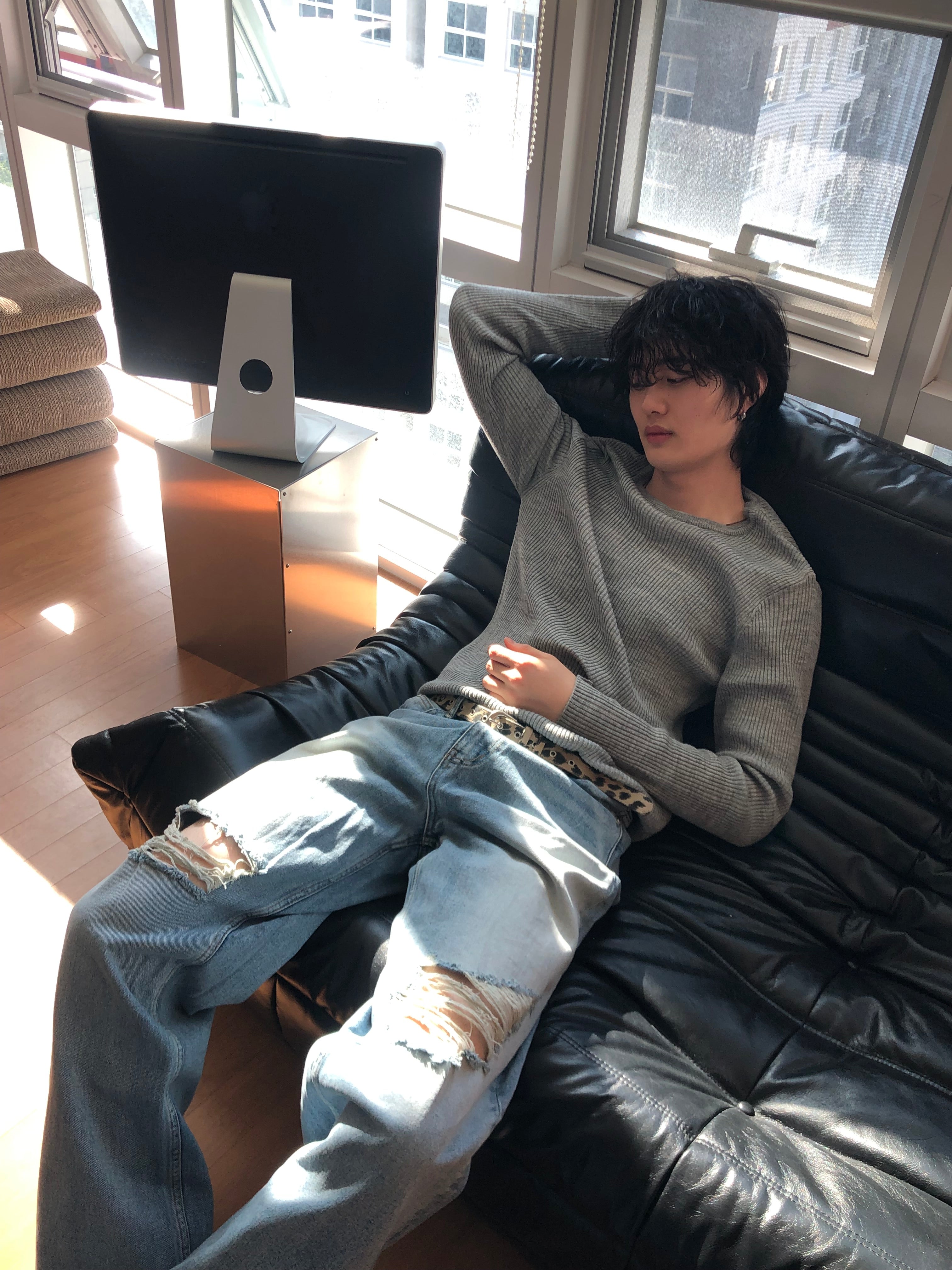 Milk‑Wash Distressed Wide Jeans