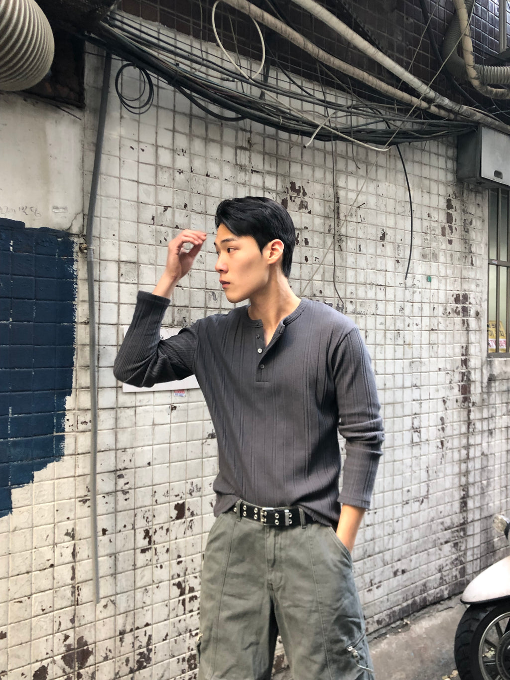 Slim Rib-Knit Henley Top(Gray)