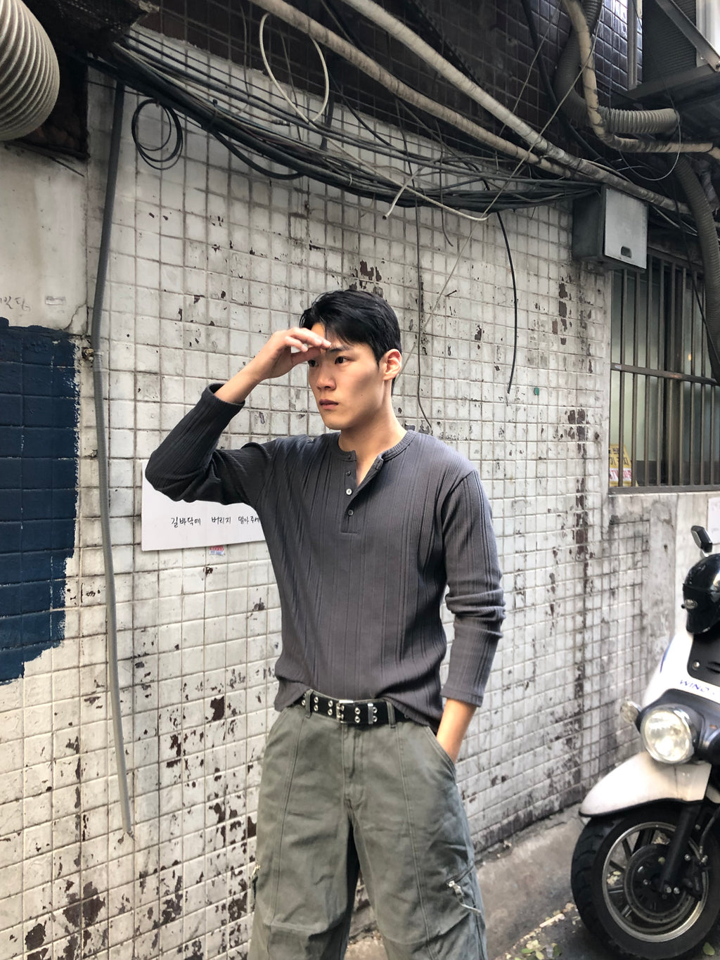 Slim Rib-Knit Henley Top(Gray)