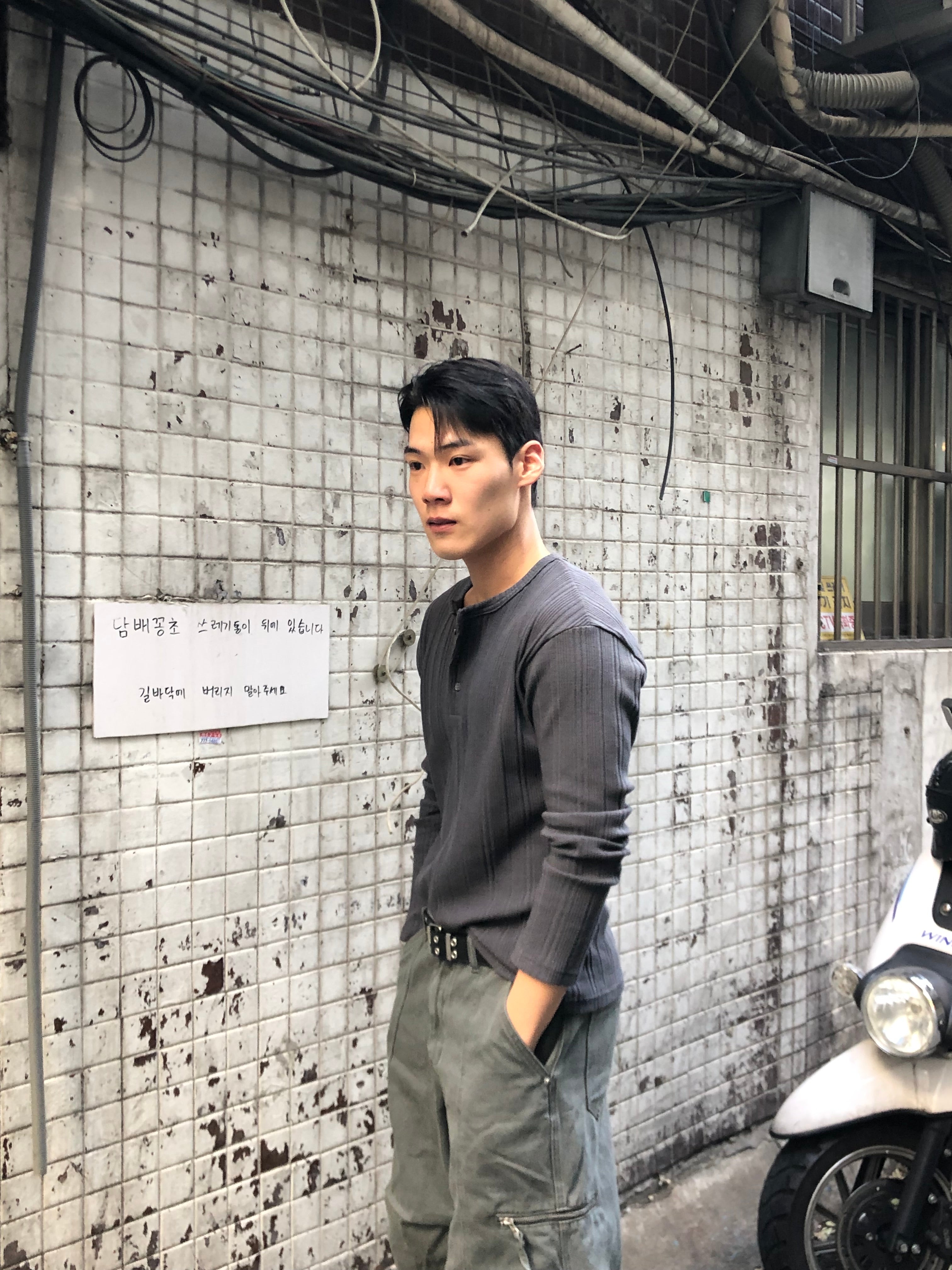 Slim Rib-Knit Henley Top(Gray)